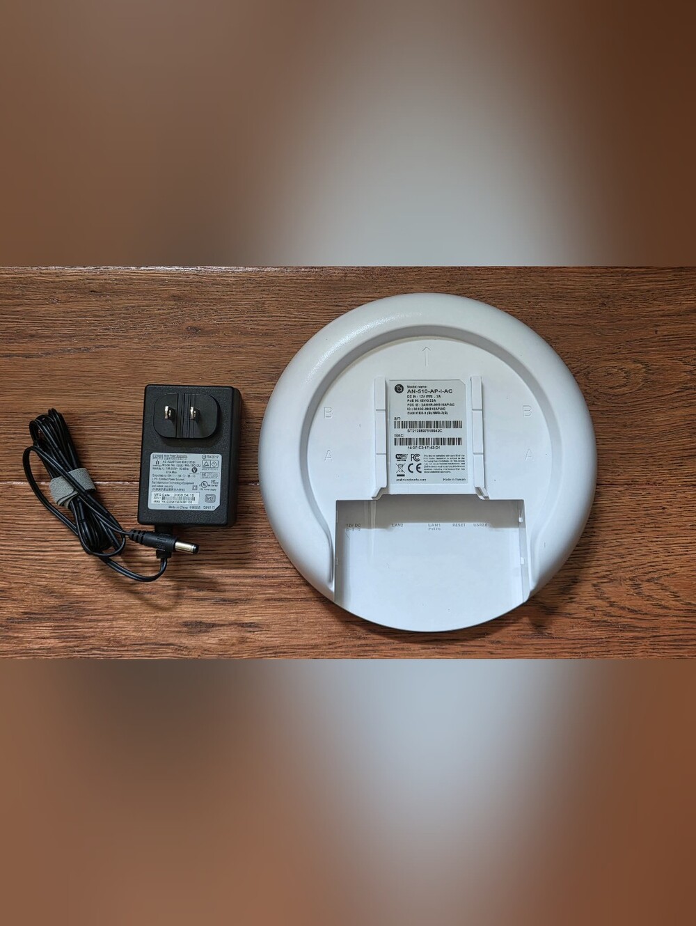 Araknis Networks - Wireless Indoor Access Point - Model# 510-AP-I-AC